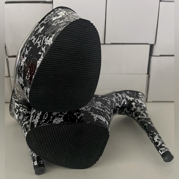 ♥️Transparent Lace Design Platform High Heels. Size 6 - Picture 2 of 4